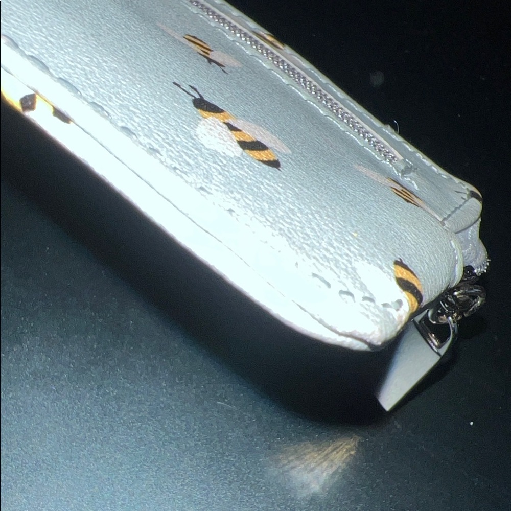 Bee Pattern Wallet with Snap Closure - Picture 4 of 6